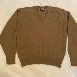 Men’s Vintage Clan Douglas 100% Cashmere V Neck Sweater Size XL